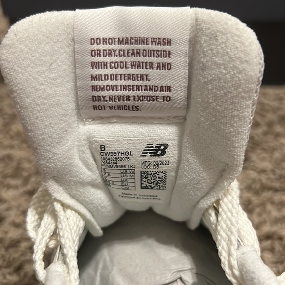 Women’s new balance 997H shoes - Picture 9 of 12